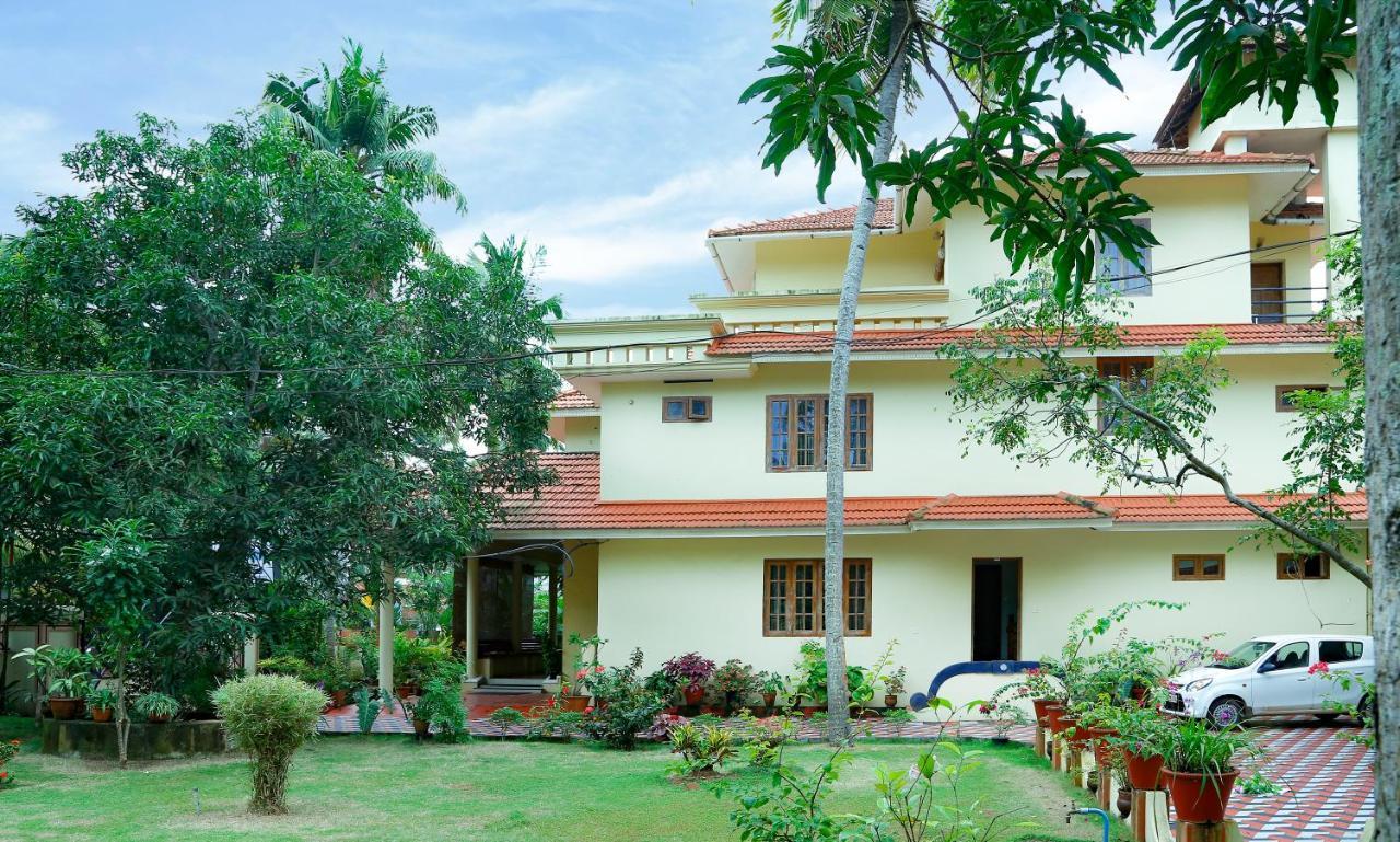 La Exotica Hotel Varkala Buitenkant foto