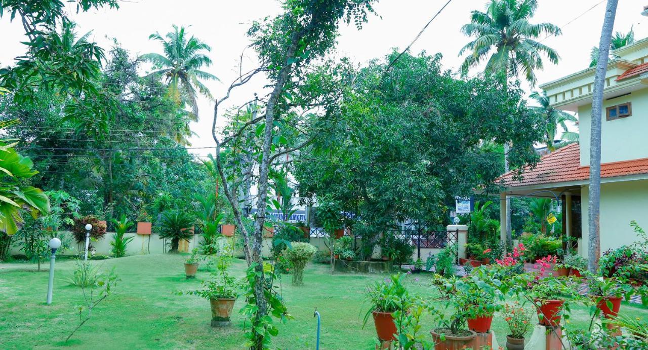La Exotica Hotel Varkala Buitenkant foto