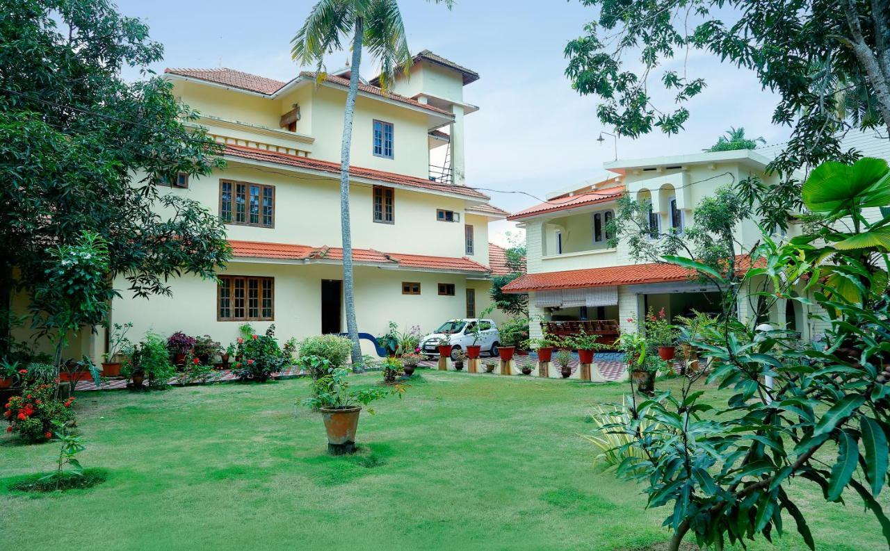 La Exotica Hotel Varkala Buitenkant foto